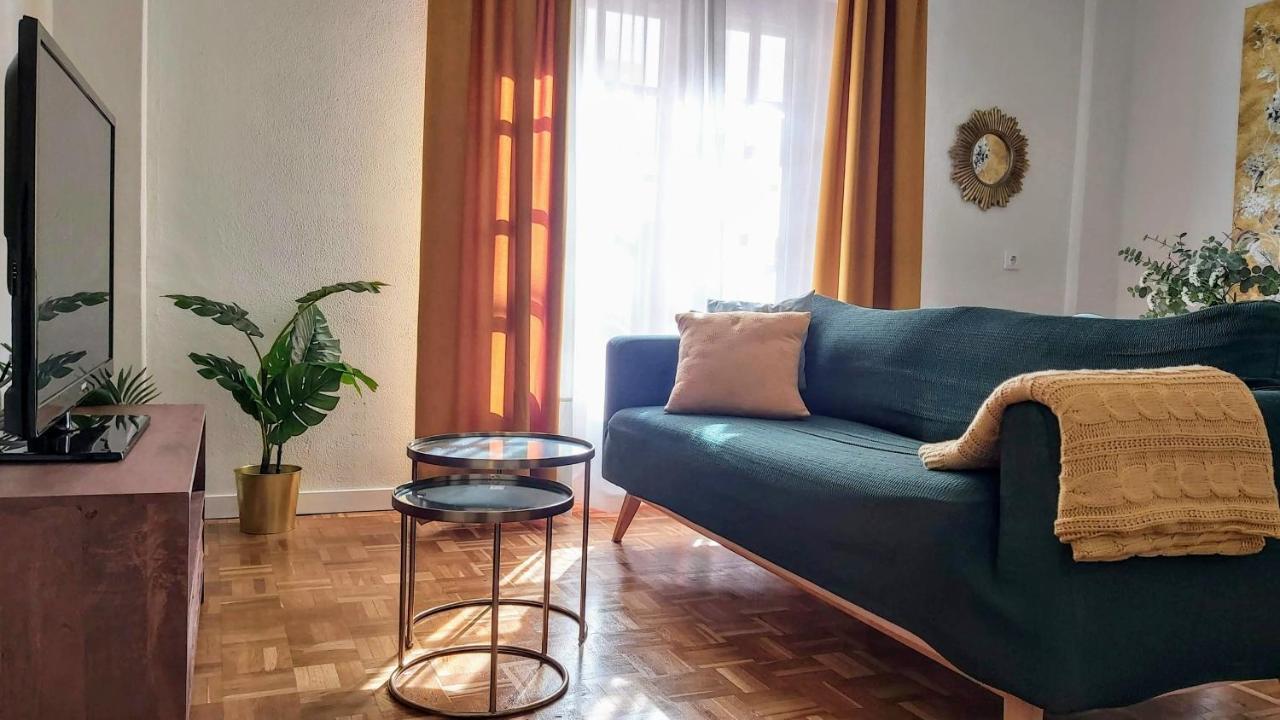 Apartament Misterhost Santa Cruz Ii -jardines De Murillo